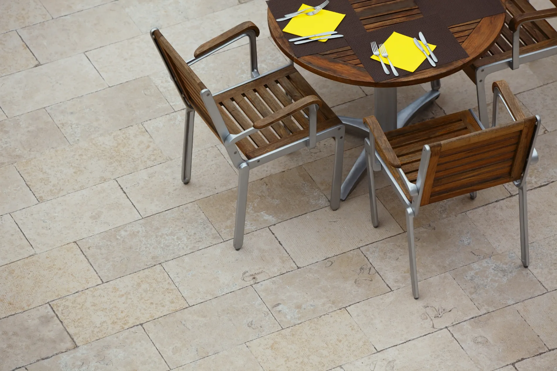 Carrelage extérieur de terrasse bien posé
